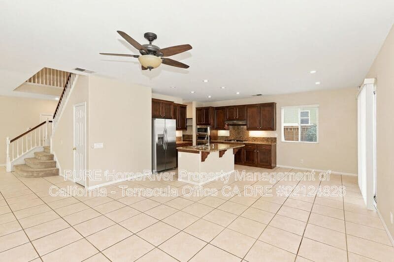 Temecula House: 41716 Monterey Pl