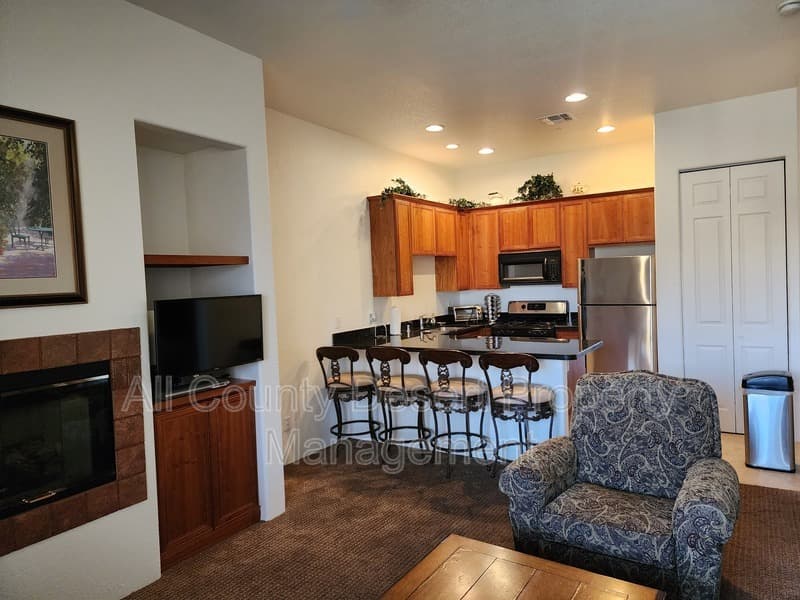 La Quinta Condo: 50650 Santa Rosa Plaza