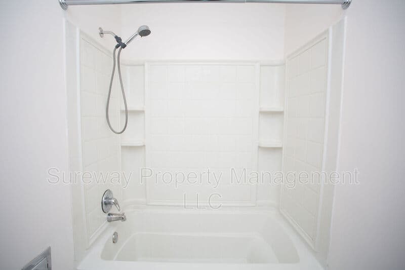 Cherry Hill House: 455 Chapel Ave E