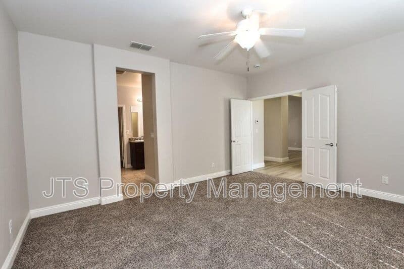 Sacramento House: 5424 Washoe Street