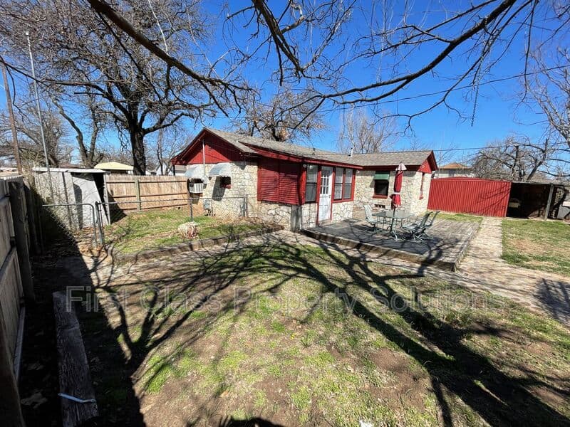 Bethany House: 6618 NW 31st St