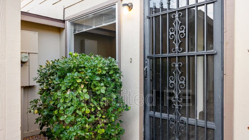 Prescott Townhome: 1637 Canada Crescent