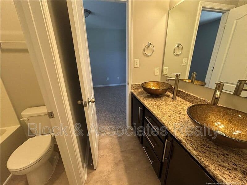 Raeford House: 438 Roanoke Dr