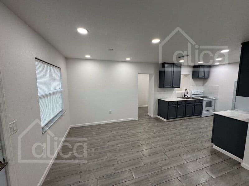 Palmetto House: 2701 13th Street W