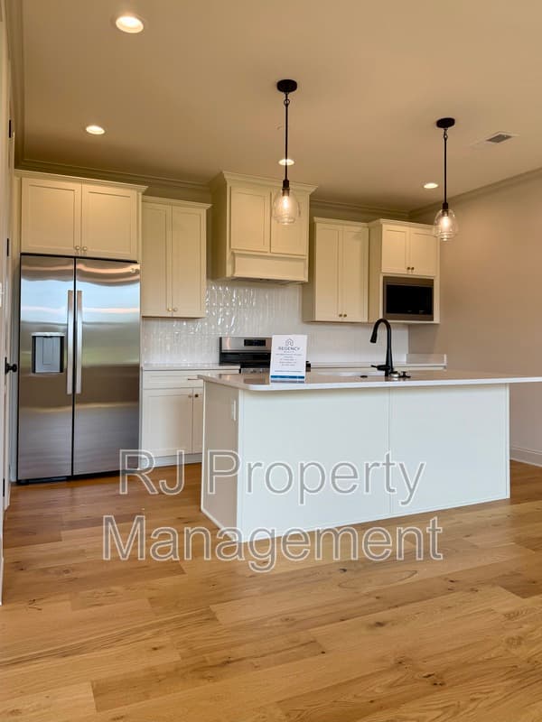 Collierville Townhome: 924 Aldwick Dr