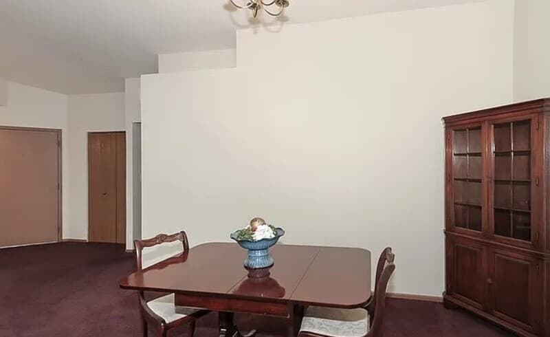 Schaumburg House: 1732 Chesapeake Ln