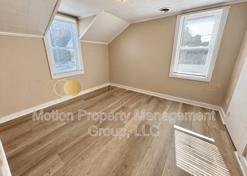 Lenoir House: 808 Harrisburg Dr SW