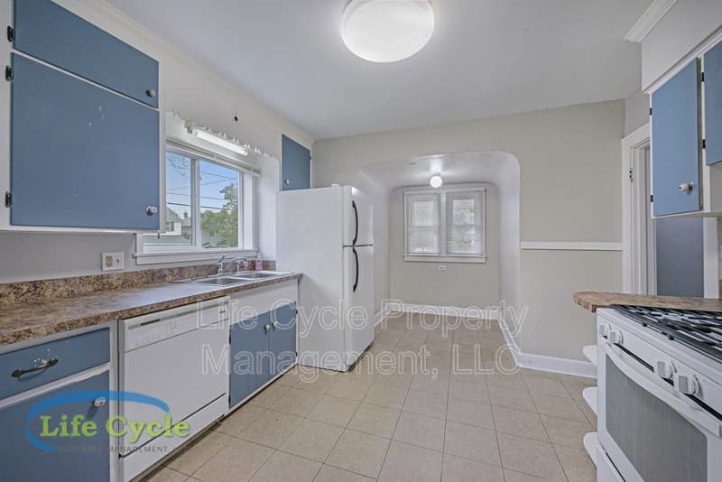 Grand Rapids House: 148 Diamond NE