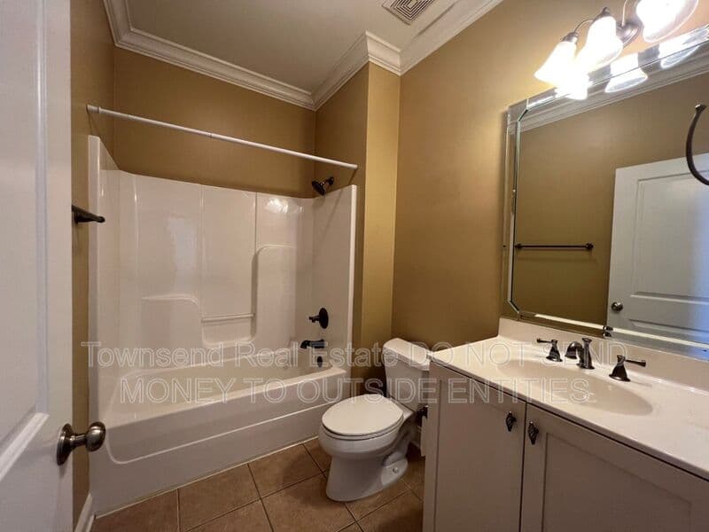 Fayetteville House: 2210 Westdale Dr