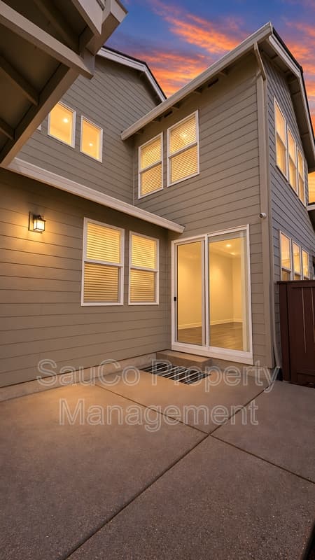 North Plains House: 30950 Northwest Yorkshire Street