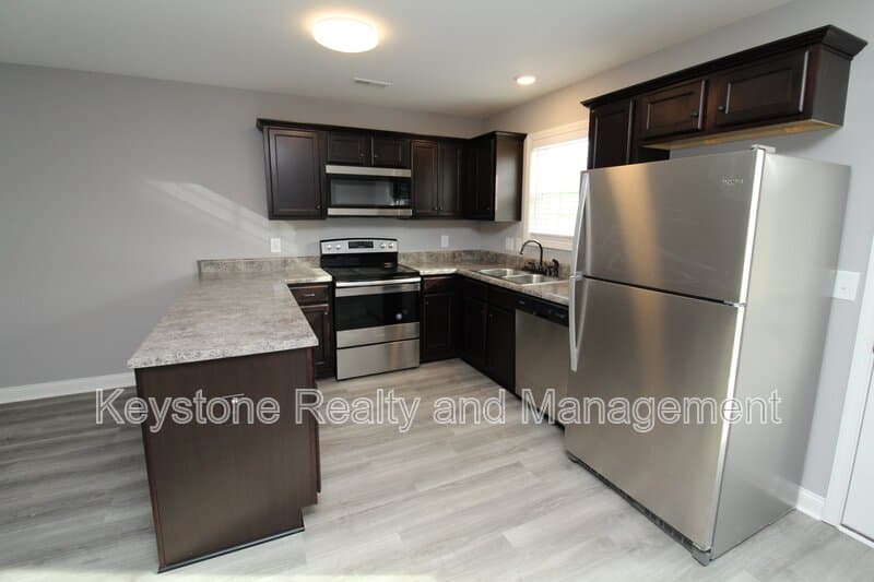 Clarksville Townhome: 1725 Manning Drive