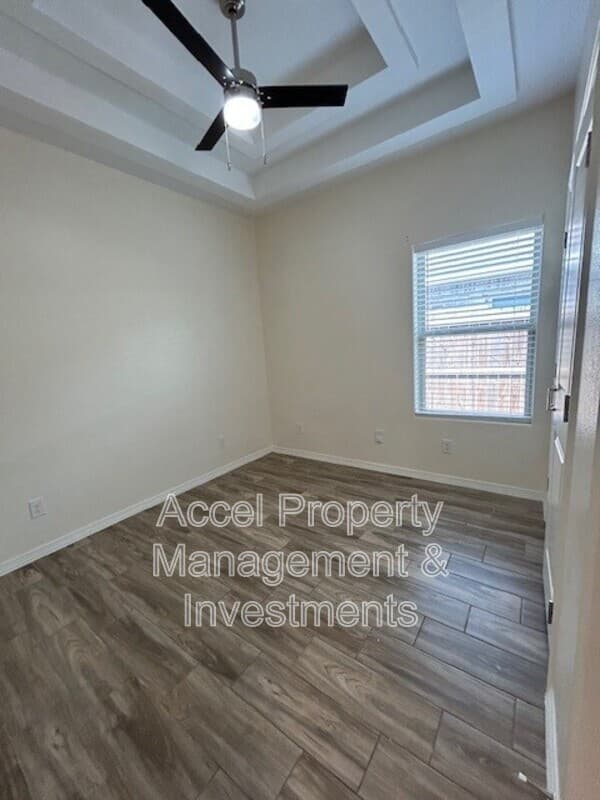 Alton Condo: 1012 W La Pointe