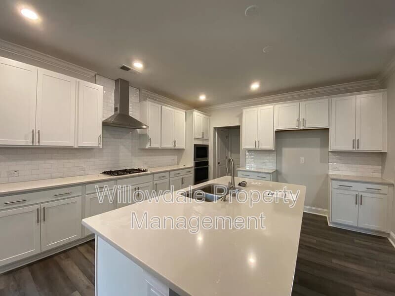 Wake Forest House: 725 Cormiche Lane