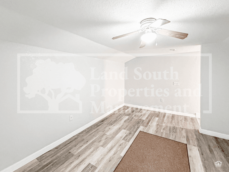 Lakeland House: 5527 Gaur Lane