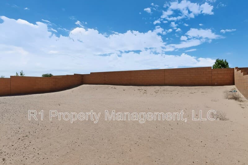 Rio Rancho House: 308 Prism Avenue Southwest