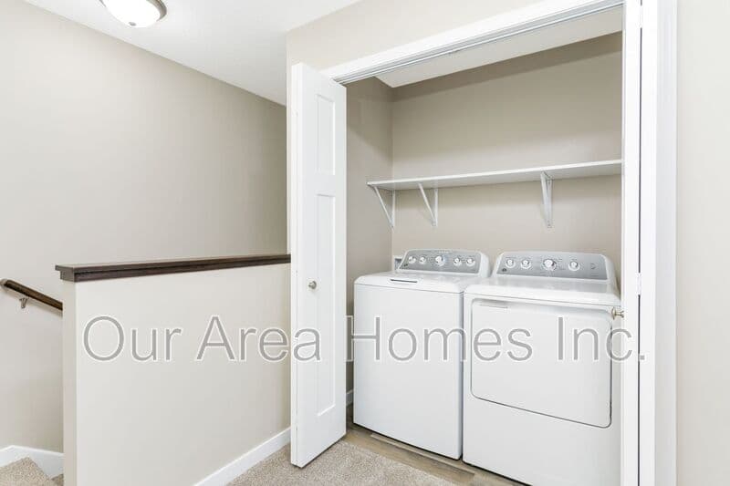 Otsego House: 6138 Manchester Ave NE