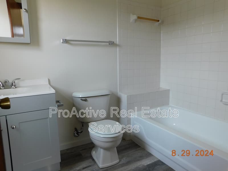 Virginia Beach House: 1461 Thamesford Dr.