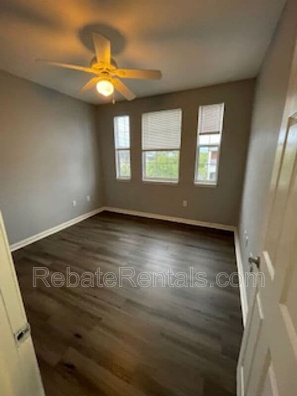 Jacksonville Condo: 10075 Gate Parkway