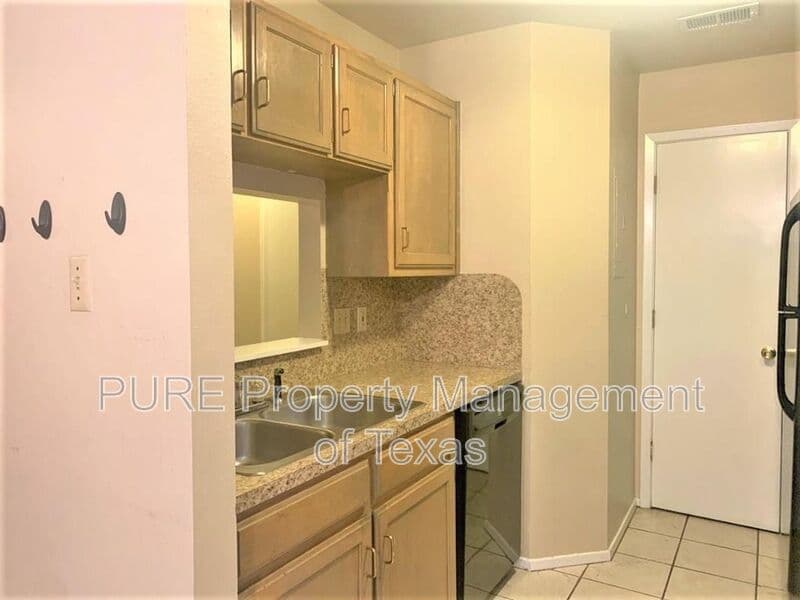 Austin House: 2907 Pearl St