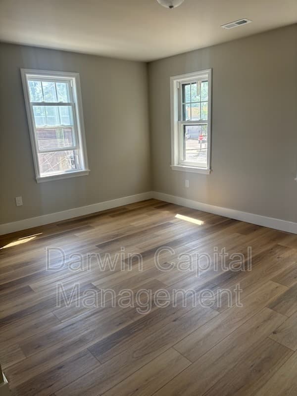 Pitman Condo: 166 East Avenue- B
