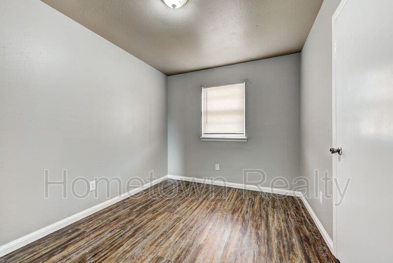 Midwest City House: 1308 McDonald Drive