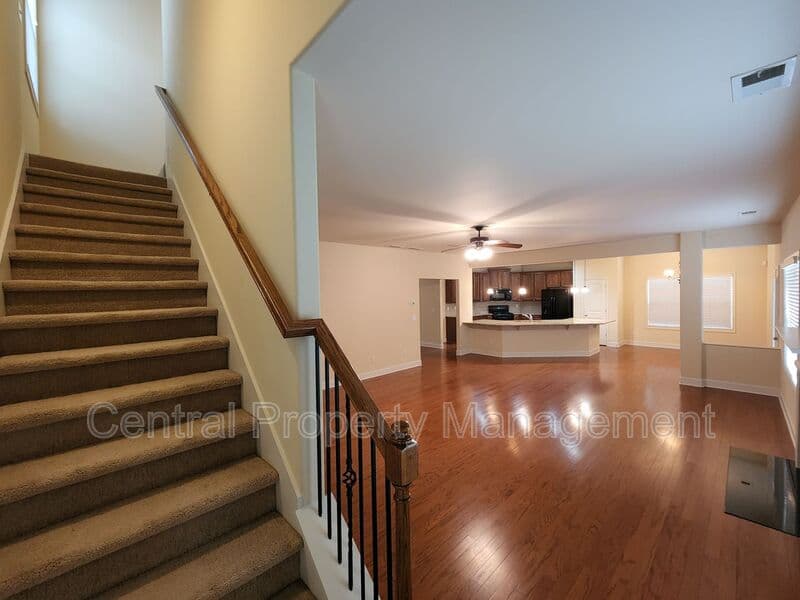Simpsonville House: 265 Meadow Blossom Way