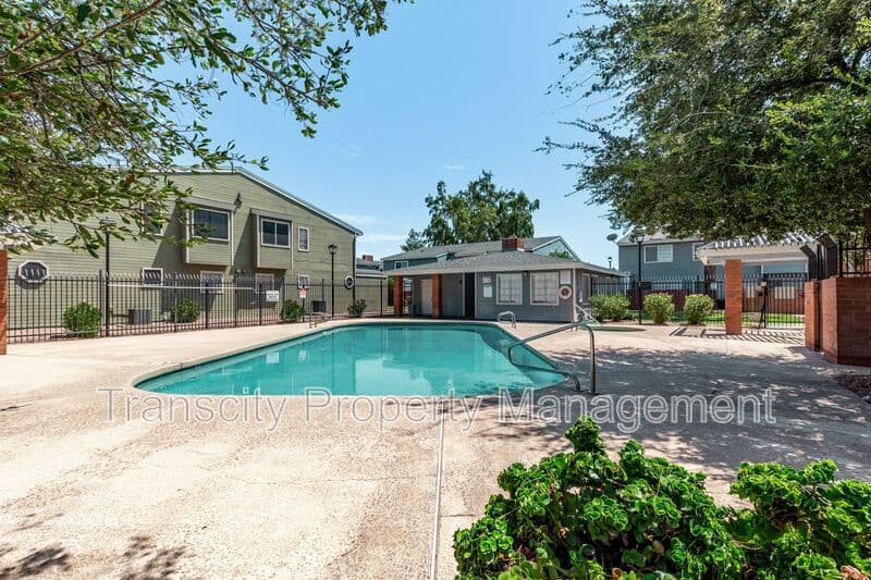 Mesa House: 2301 E University Dr