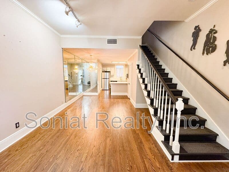 New Orleans Condo: 936 Conti Street