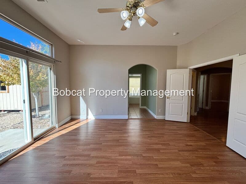 Dayton House: 425 Crosswinds Dr