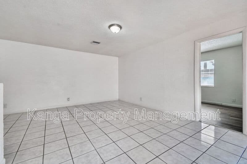 Boynton Beach Condo: 1 Crossings Circle