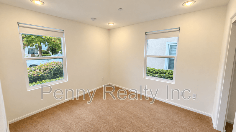 San Diego Townhome: 3011 Pacific Palm Way