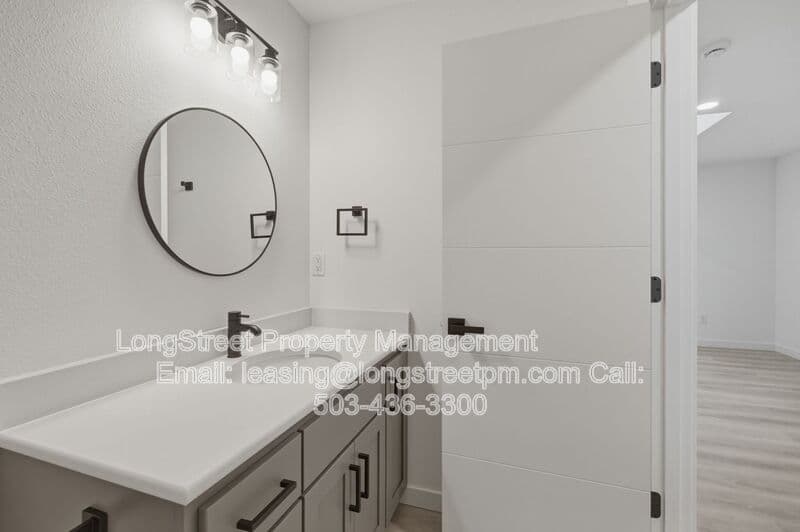 Philomath Condo: 826 S 19th St