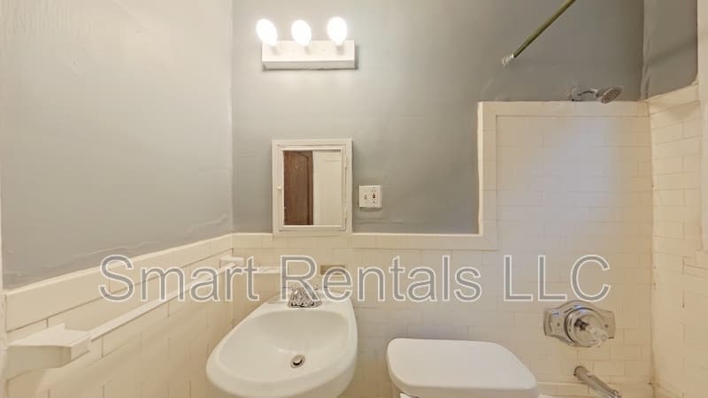 St. Louis Condo: 1004 Tamm Avenue - 1N