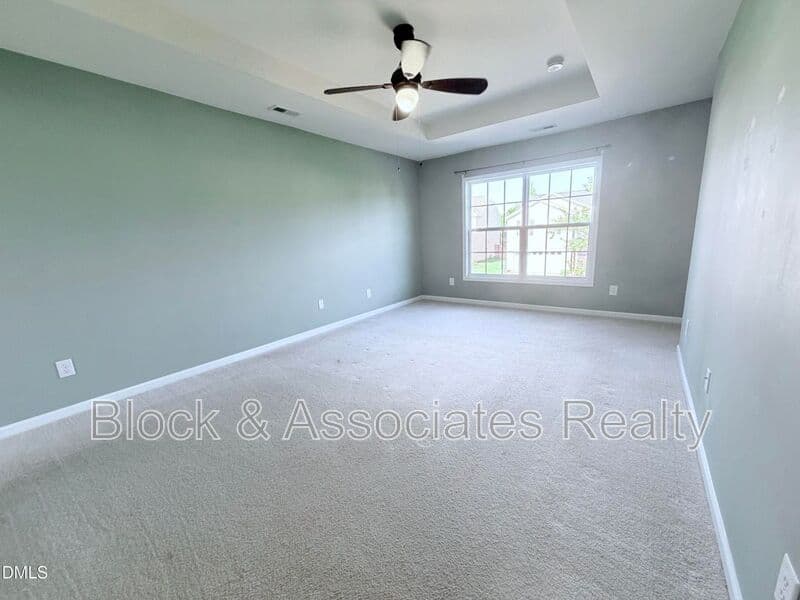 Holly Springs House: 536 Gooseberry Dr