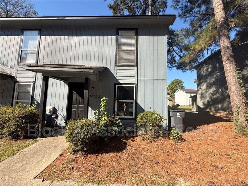 Fayetteville House: 5835 Aftonshire Drive