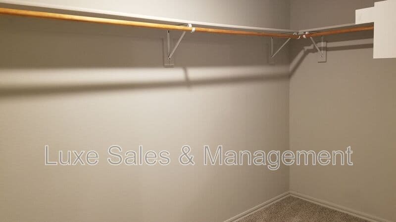 Bartlesville House: 3206 Roman Circle
