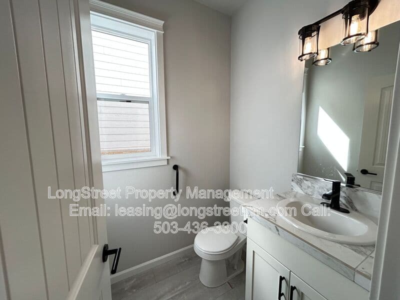 Adair Village House: 7237 SE Berg Dr