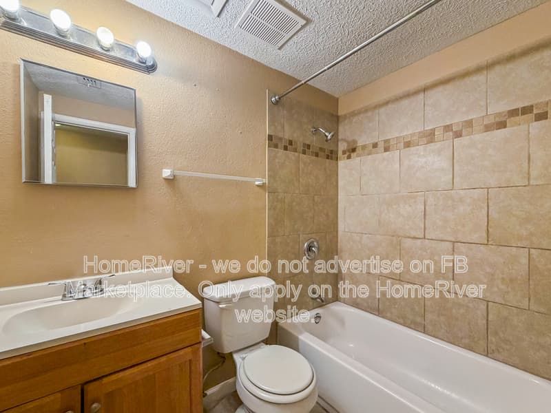 Jacksonville House: 9525 Spottswood Rd