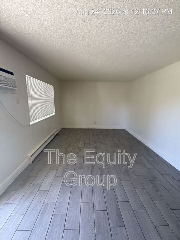 Tulare Condo: 352 S Blackstone St