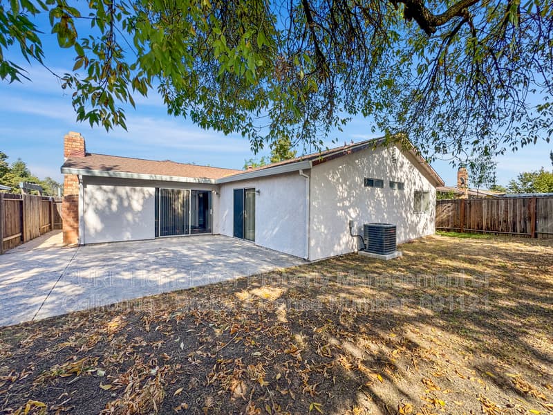 Sacramento House: 4250 Red Deer Way
