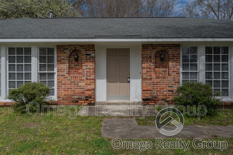 Montgomery House: 3117 Brentwood Dr