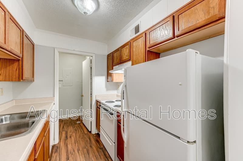 North Augusta Condo: 520 East Buena Vista Avenue - 1008