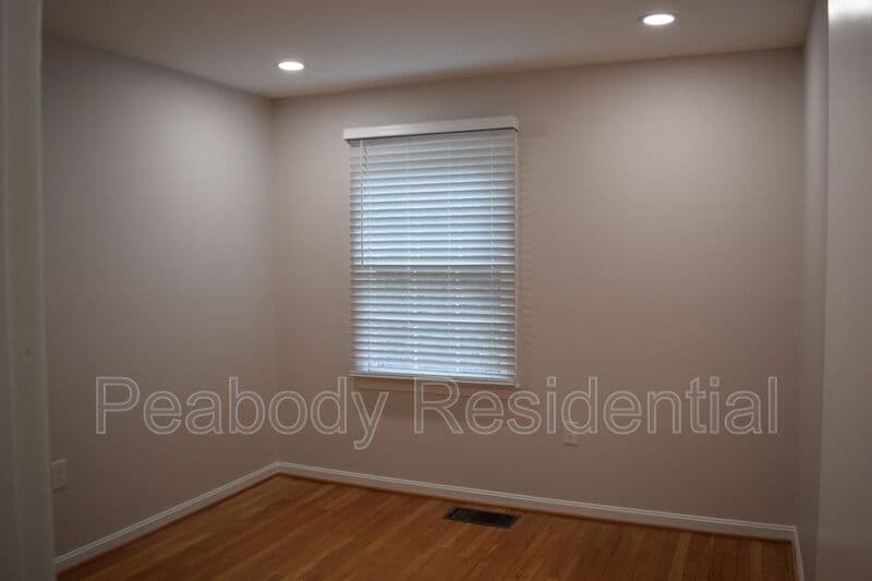 Alexandria House: 1013 N Vail St