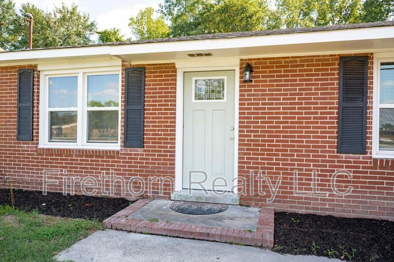 Augusta House: 1946 Lumpkin Road
