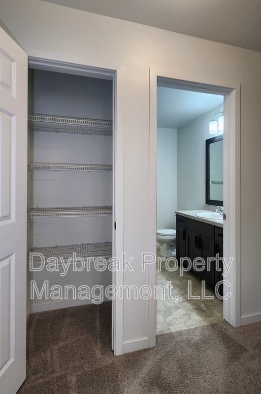 Fargo House: 2584 66th Avenue South