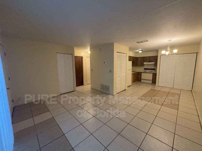 Ocala House: 1970 SE 40 Street Rd