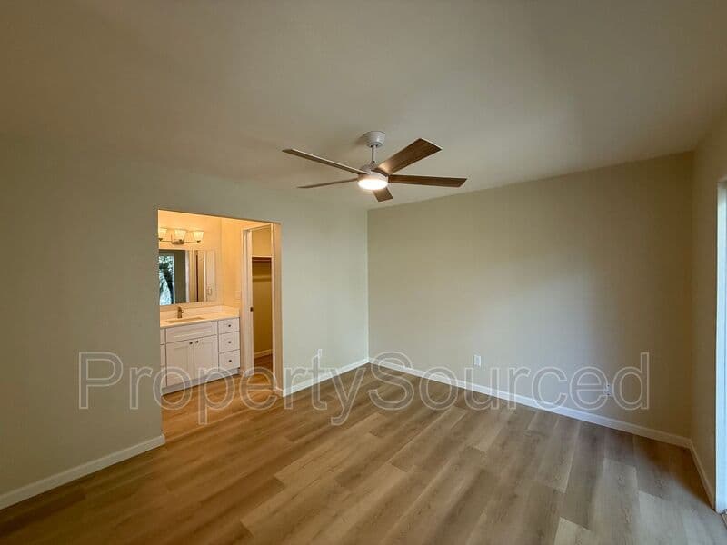 Modesto House: 317 De Vega Ct
