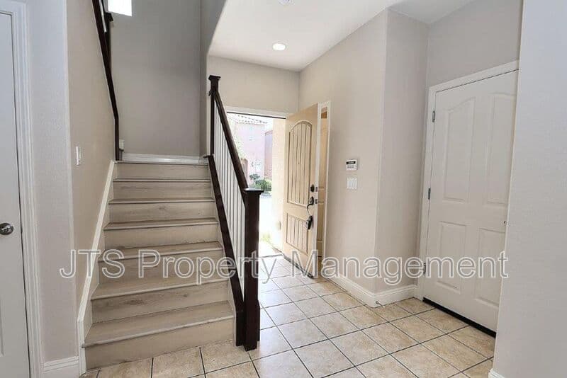 Sacramento House: 5424 Washoe Street
