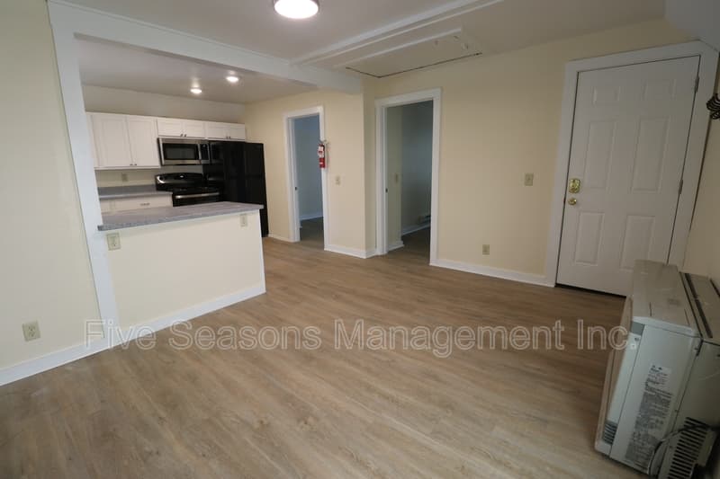 Burlington Condo: 63 King Street - B