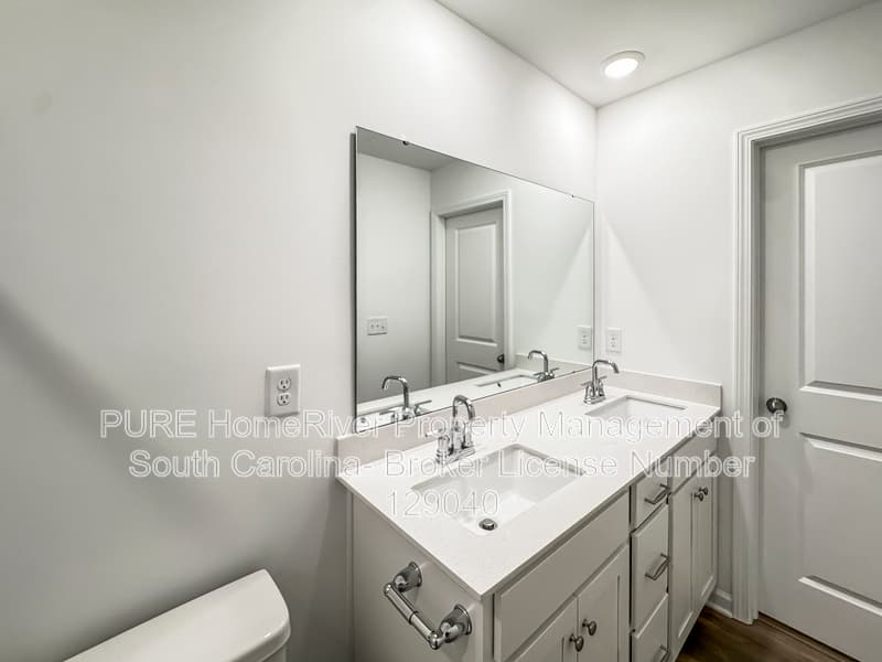 Gilbert Townhome: 314 Livesey Ln